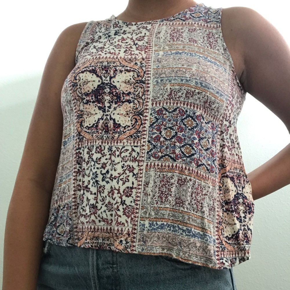 Detailed tank top with a small braided back